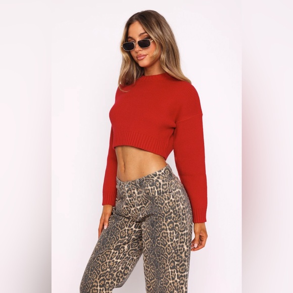 White Fox Boutique Slouch Around Cropped Knit Sweater Red Size M/L - Picture 2 of 6
